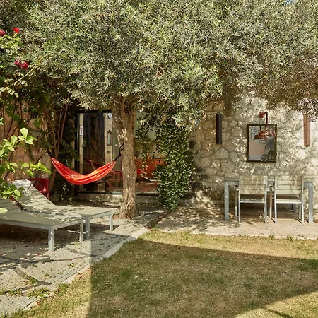 Sunset No 23 - An Oasis In The Center Of The Village Case de vacanță *